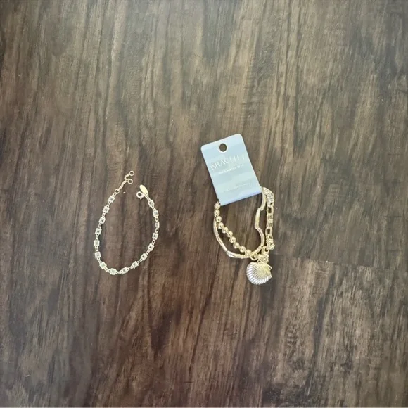 Anthropologie Gold Bracelet Set with Shell Charm - Picture 2 of 11